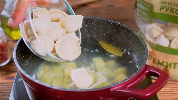 Секретный рецепт вкуснейшего супа с пельменями от любимой бабушки — легкий приготовления, сочные мясные клецки, идеальное сочетание ароматов и незабываемый вкус!