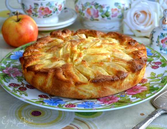 Рецепт приготовления вкусного и быстрого яблочного пирога, который станет настоящим хитом вашего домашнего чаепития