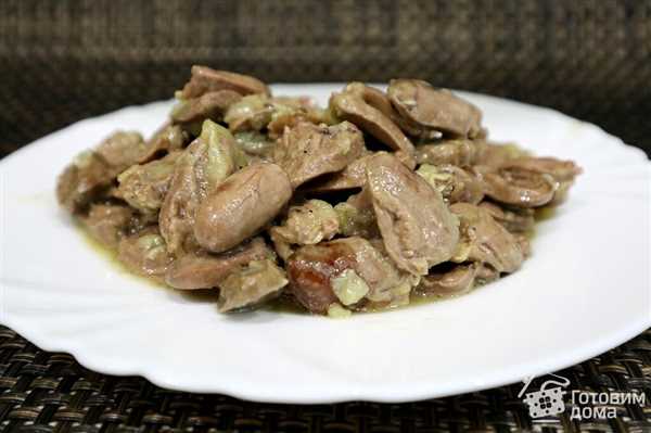 Лучший рецепт приготовления вкусных и нежных куриных сердечек с тушеной капустой в сковороде — пошаговая инструкция и секреты успеха